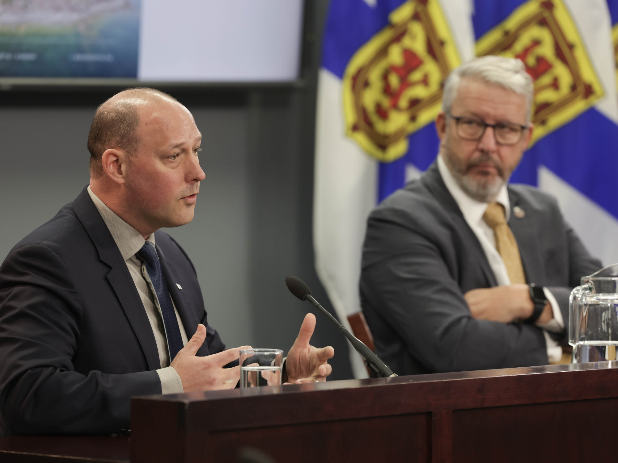 (L-R) Timothy Halman, Minister of Environment and Climate Change, and John Lohr, Minister of Municipal Affairs and Housing, during the release of the coastal protection action plan. (Communications Nova Scotia)