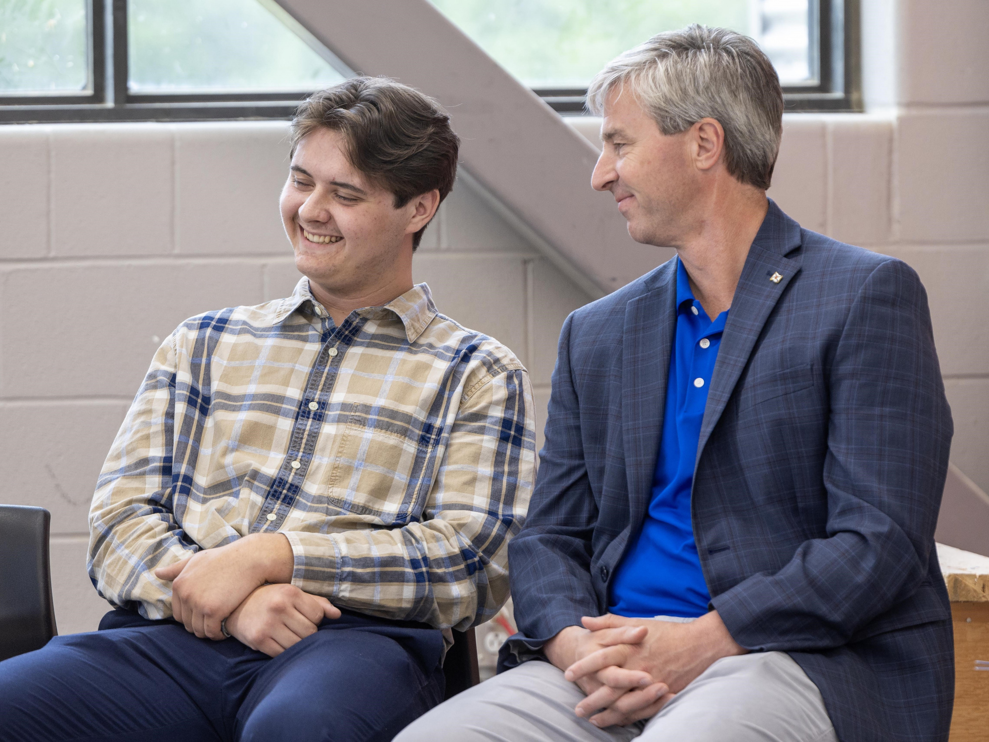 Premier Tim Houston with Brennan Reid, a student at Glace Bay High who is interested in a career in the skilled trades. (Communications Nova Scotia)