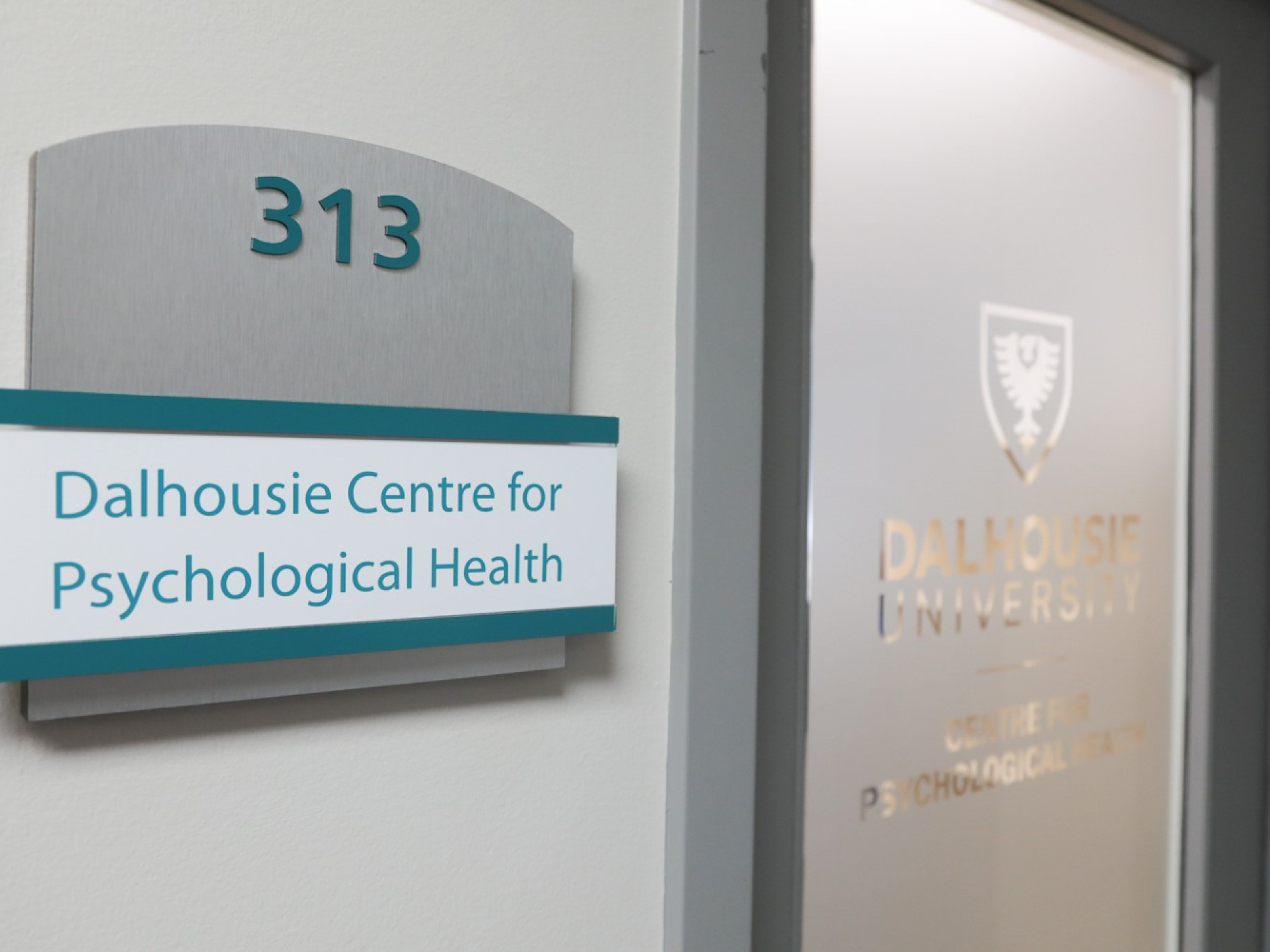 Dal centre for psychological services sign