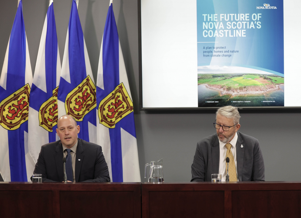 (L-R) Environment and Climate Change Minister Timothy Halman and Municipal Affairs and Housing Minister John Lohr release the coastal protection action plan. 