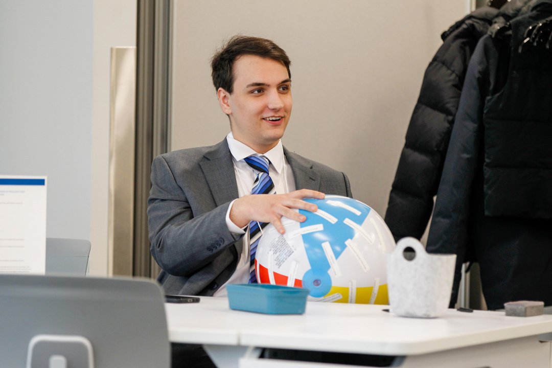 Minister’s Entrepreneurship Award of Excellence recipient Jonas Tkacz takes part in a workshop preparing him to pitch his business idea, AntigoFix Electronics Repair, to the judges. (Communications Nova Scotia)