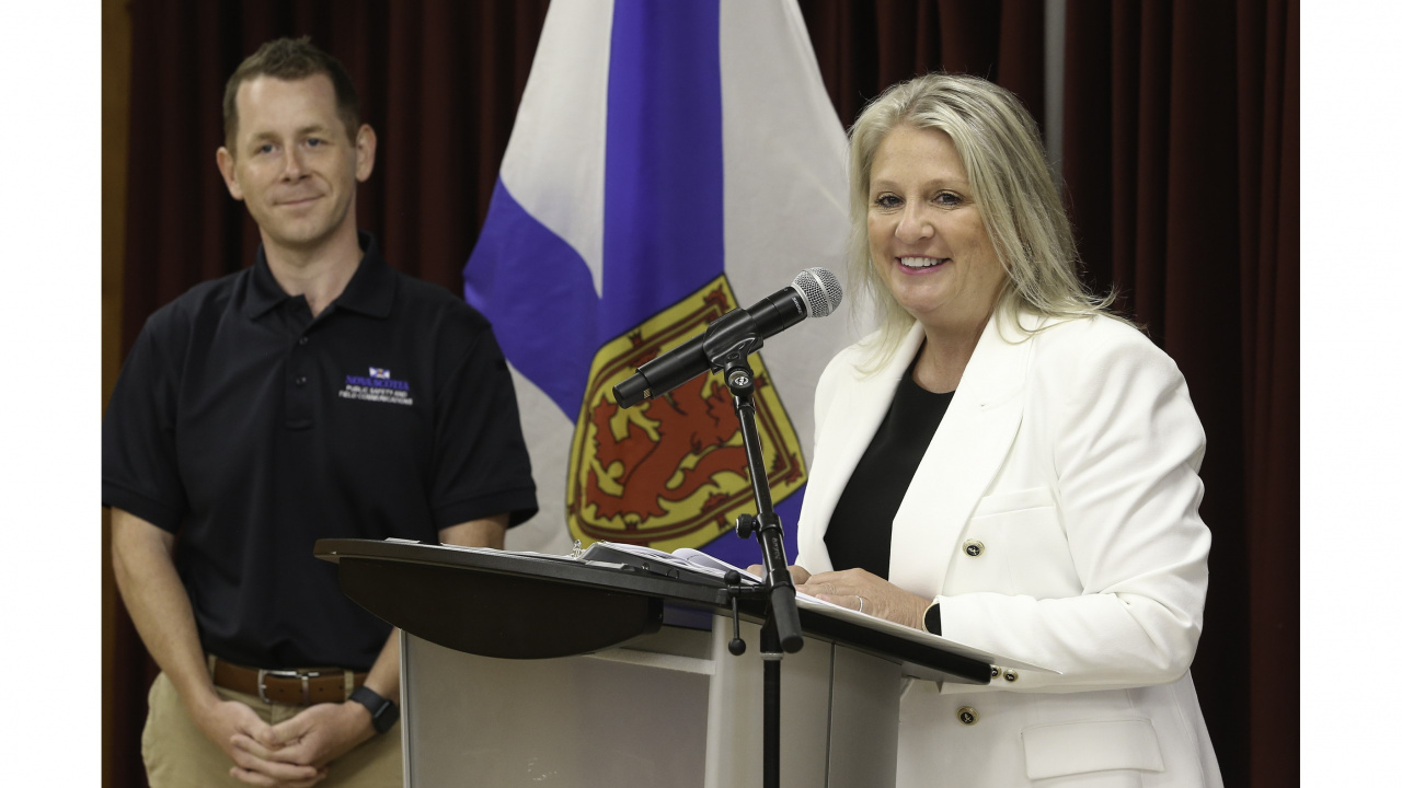 Public Works Minister Kim Masland and Service Nova Scotia Minister Colton LeBlanc at the cell coverage announcement. (Communications Nova Scotia)