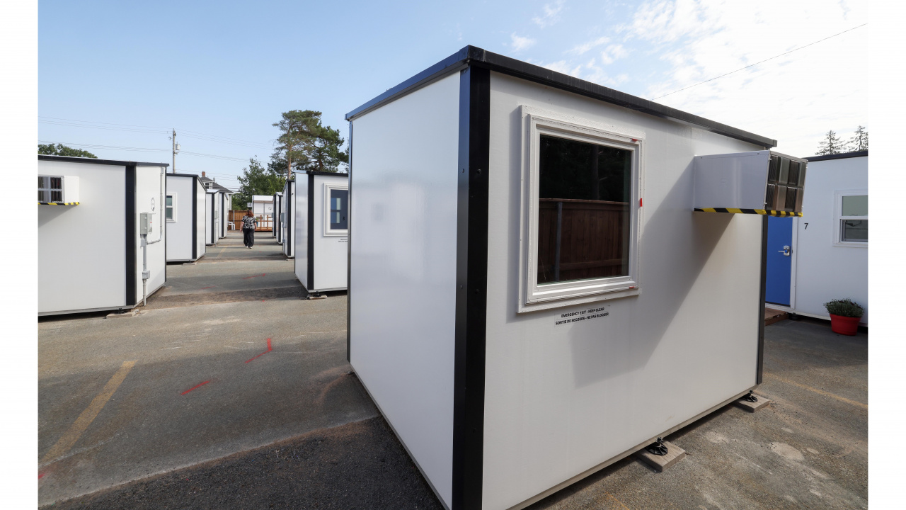 Photo of exterior of a Pallet shelter