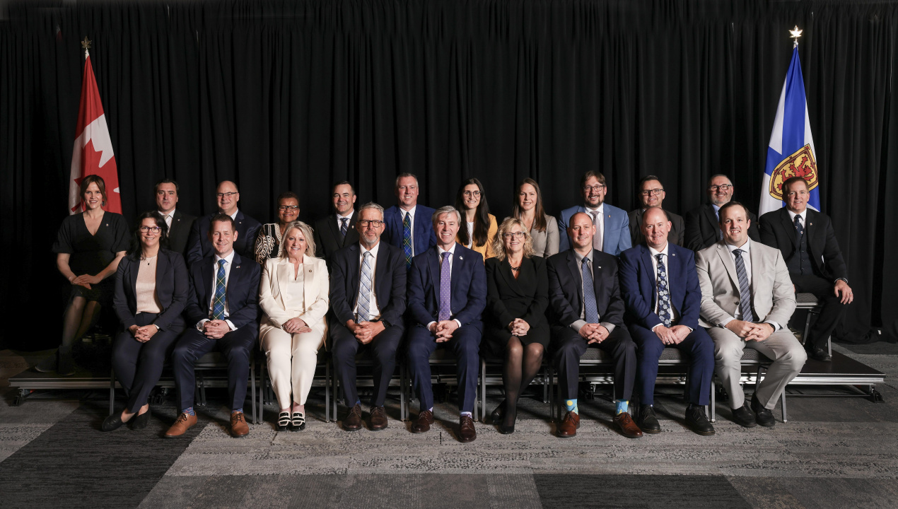 Photo of the premier and cabinet ministers