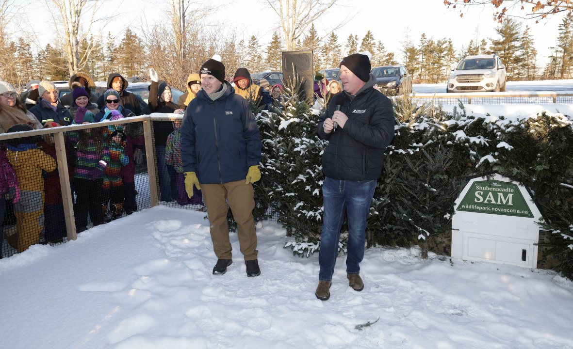 Natural Resources Minister Tory Rushton (right) and Andrew Boyne, the Department’s Director of Wildlife (left), welcome the crowd to the annual Groundhog Day event at Shubenacadie Wildlife Park