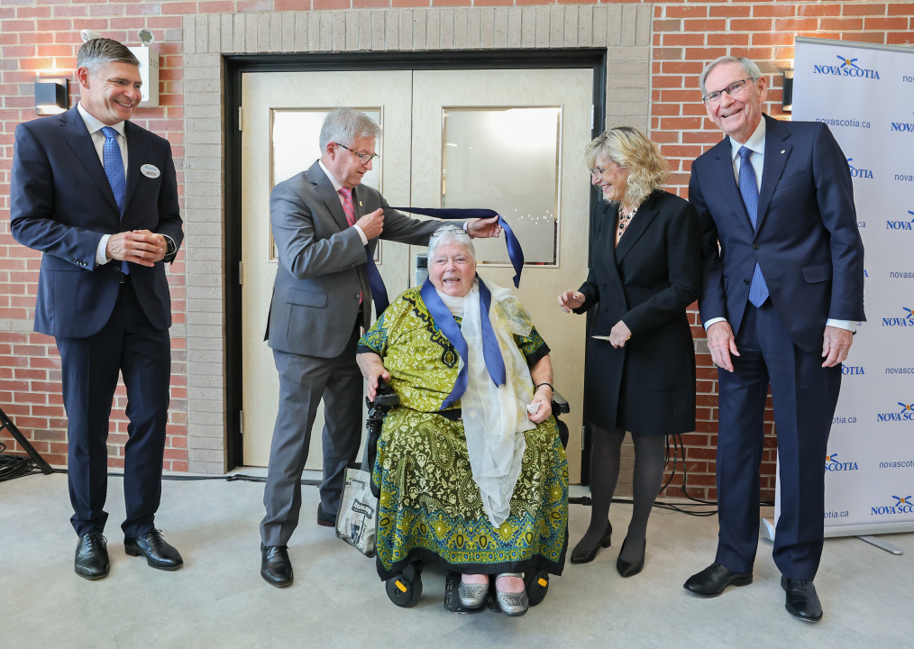 L-R: Shannex President Jason Shannon, Bedford South MLA Damian Stoilov, Moody Hall resident Linda Slaunwhite, Seniors and Long-Term Care Minister Barbara Adams, and Shannex founder Joseph Shannon.