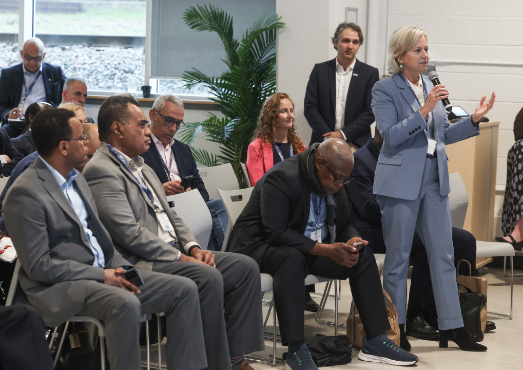 Geneviève Tuts, Head of Delegation and Ambassador of the European Union, asks a question.